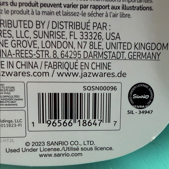 Hello Kitty Plush with Heart Sunglasses - Squishmallows Sanrio - Picture 7 of 7